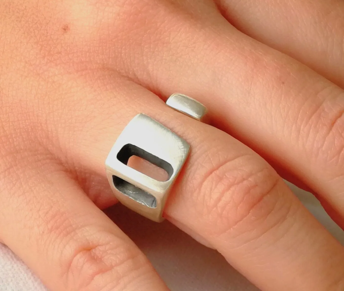 Anillo de plata